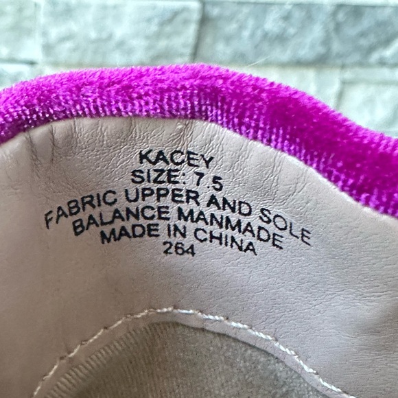 Betsey Johnson Kacey Pink Magenta  Velvet Gold Glitter Chunky Block Heel  Sz 7.5 - Picture 14 of 14